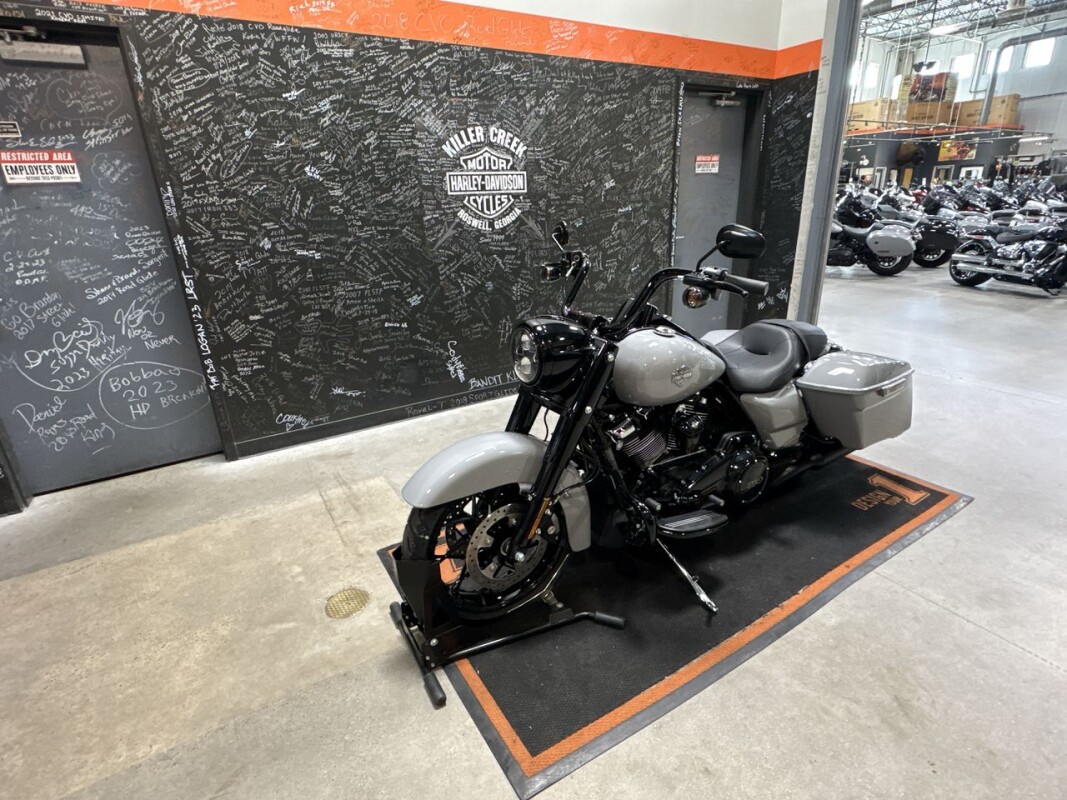 2025 Harley-Davidson Road King Special BILLIARD GRAY
