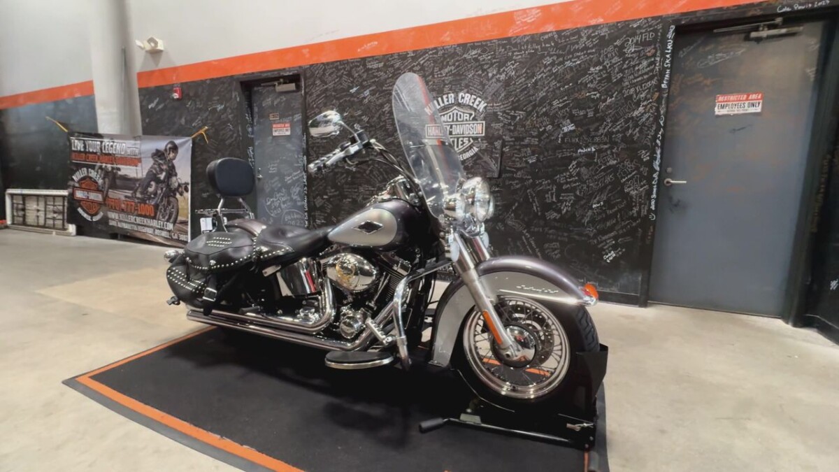 2014 Harley-Davidson Heritage Softail Classic CHAR PRL/B SLVR W/ PINSTRIP - Photo 6