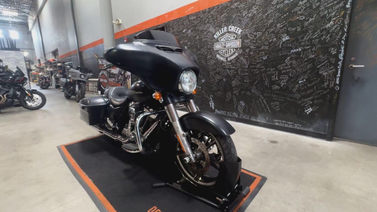 2017 Harley-Davidson Street Glide Special BLACK DENIM - Photo 7