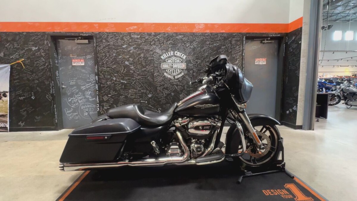 2017 Harley-Davidson Street Glide Special BLACK DENIM - Photo 5