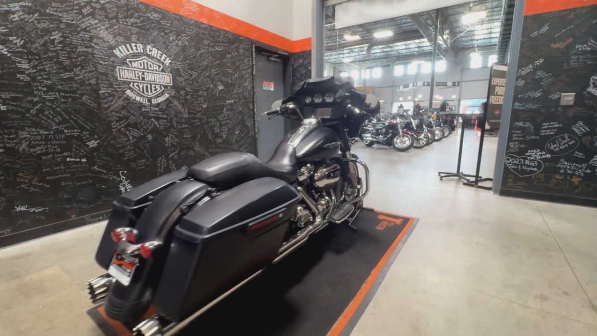 2017 Harley-Davidson Street Glide Special BLACK DENIM - Photo 4