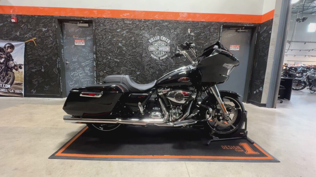 2025 Harley-Davidson Road Glide VIVID BLACK - Photo 5