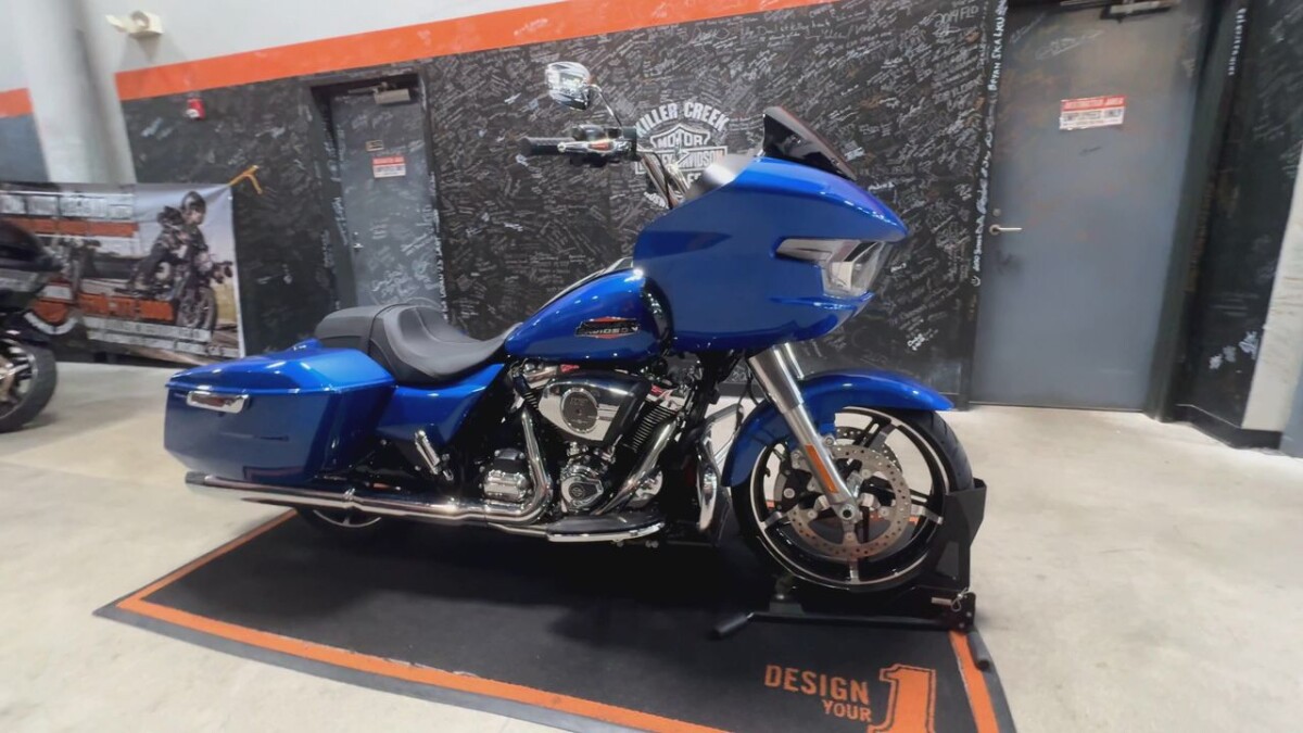 FLTRX 2025 Road Glide - Photo 6