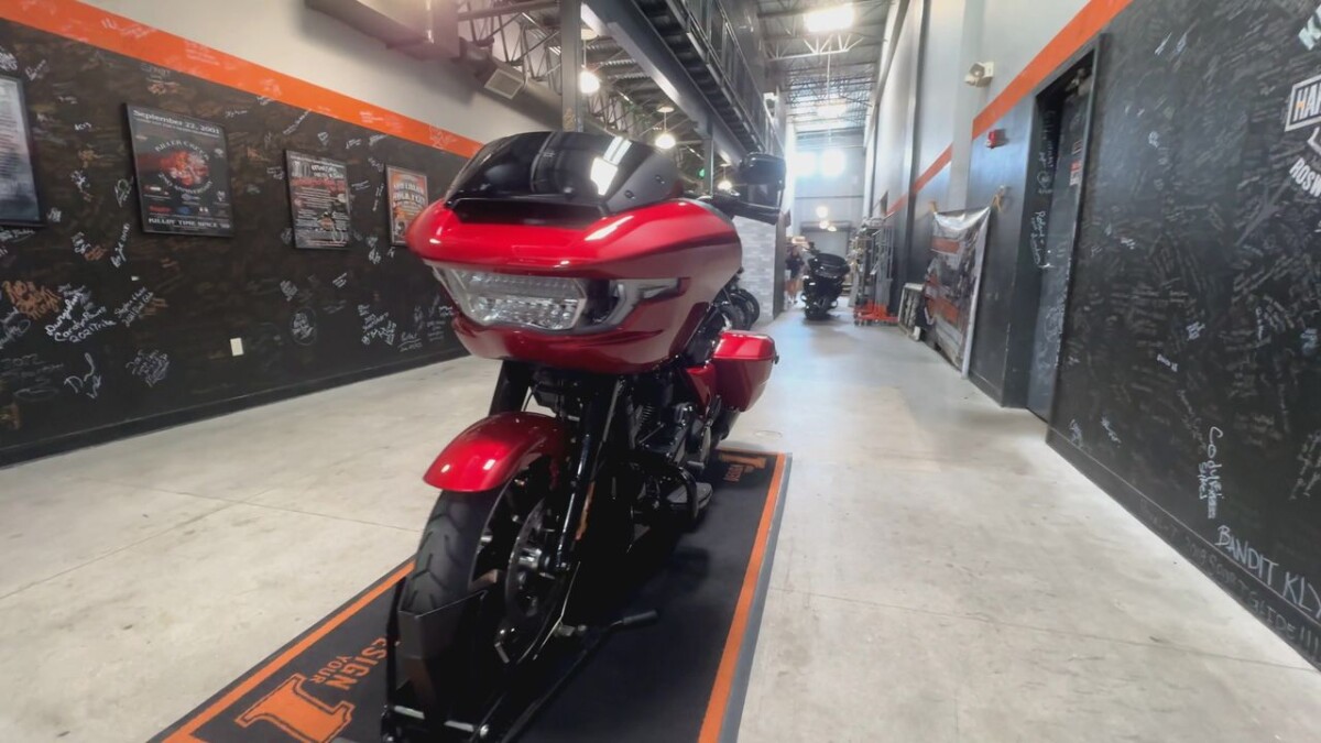 FLTRX 2025 Road Glide - Photo 8