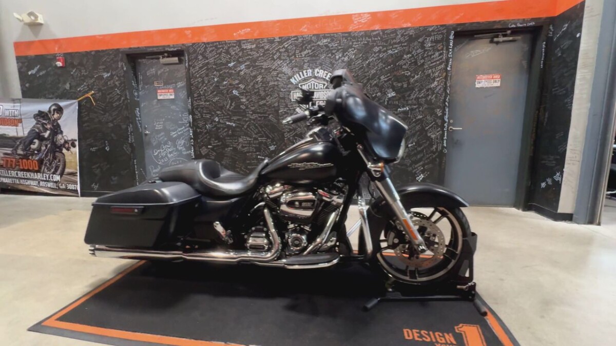 2017 Harley-Davidson Street Glide Special BLACK DENIM - Photo 6