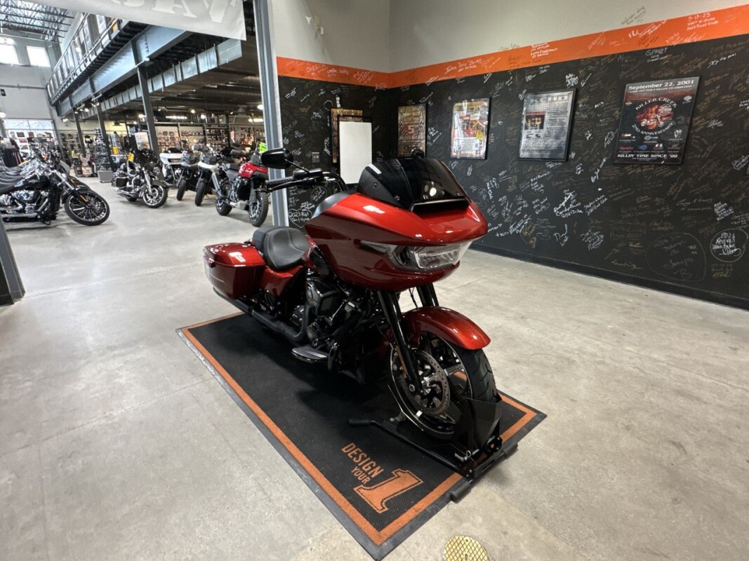 FLTRX 2025 Road Glide - Photo 3