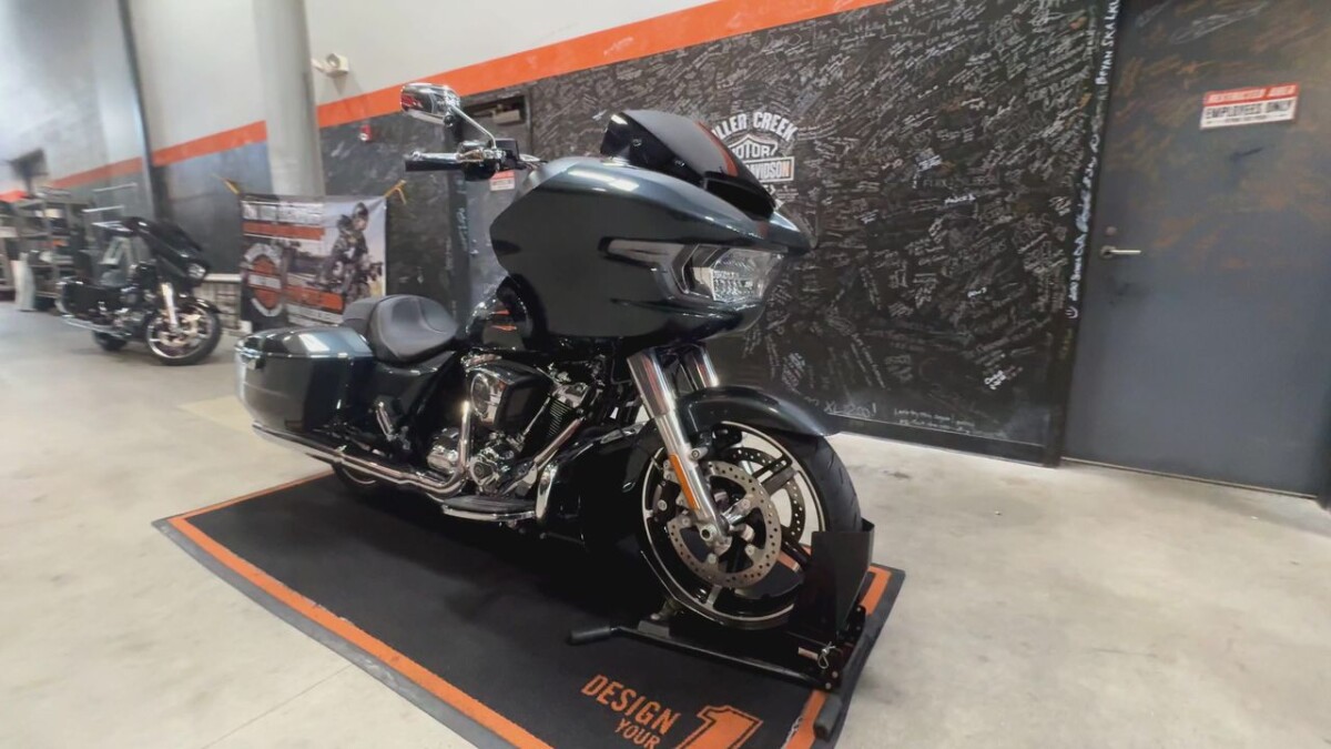2025 Harley-Davidson Road Glide IRON HORSE MTLC - Photo 7