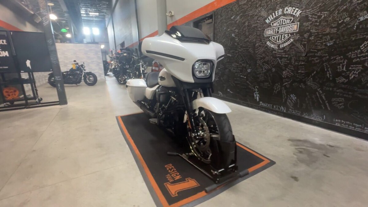 FLHX 2025 Street Glide - Photo 7