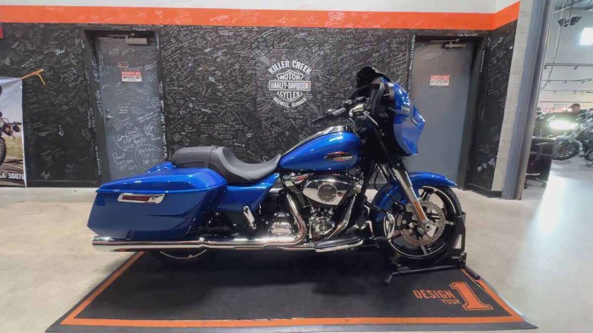 FLHX 2025 Street Glide - Photo 5