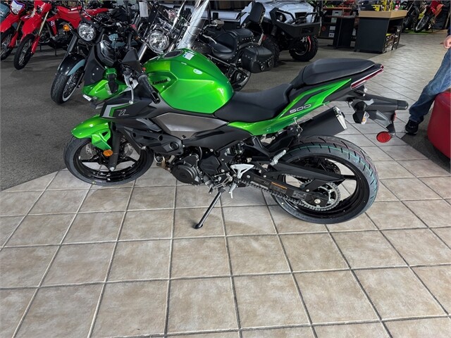 ER500ERFNL 2024 Z500 ABS - Photo 2