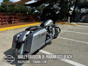 2010 Harley-Davidson® Street Glide® thumb 3