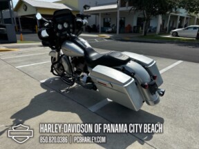 2010 Harley-Davidson® Street Glide® thumb 1