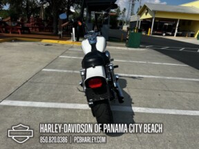 2004 Harley-Davidson<sup>®</sup> Wide Glide thumb 2