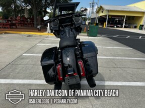 2025 Harley-Davidson® Road Glide™ thumb 2