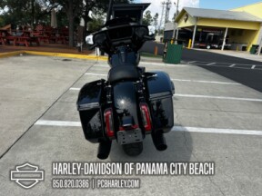 2025 Harley-Davidson® Street Glide™ thumb 2