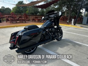 2025 Harley-Davidson® Street Glide™ thumb 3
