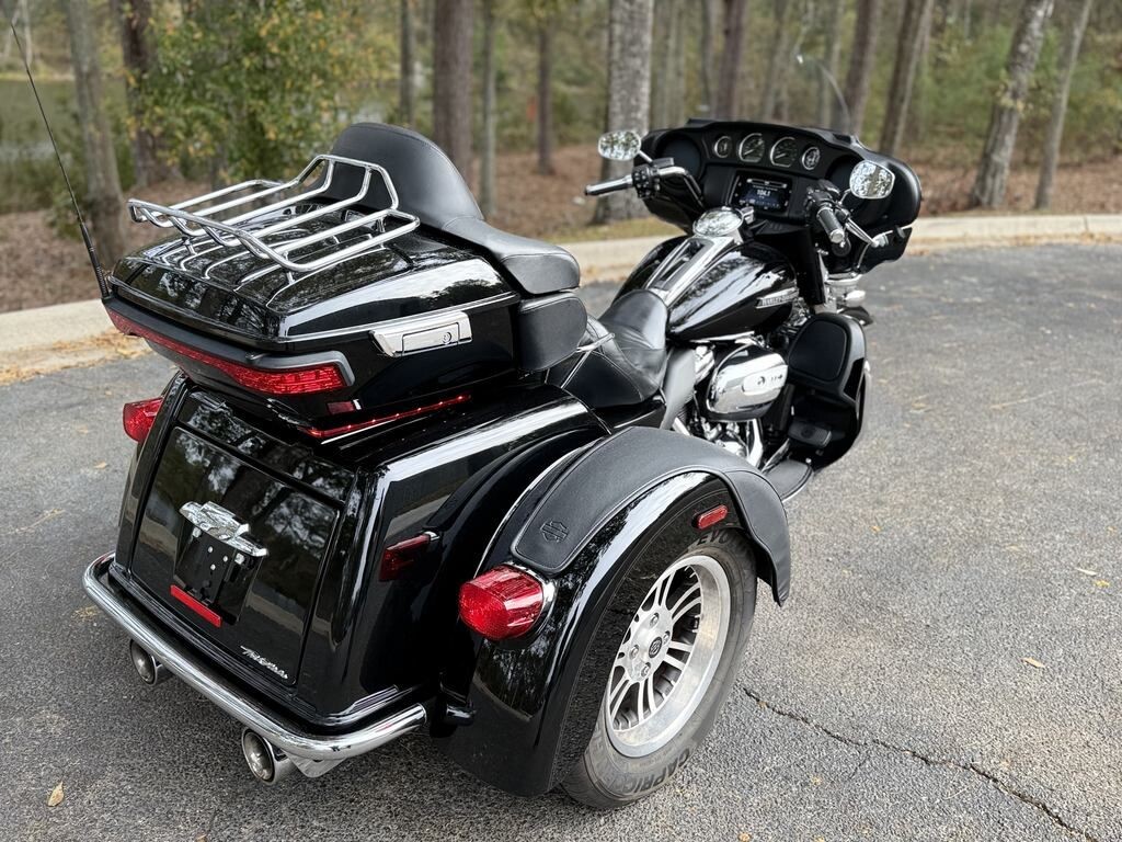 FLHTCUTG 2019 Tri Glide Ultra - Photo 5