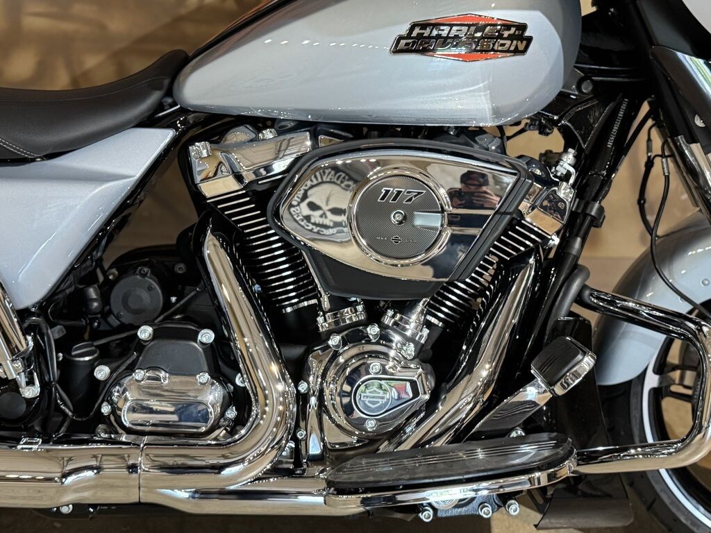 FLHX 2025 Street Glide - Photo 7