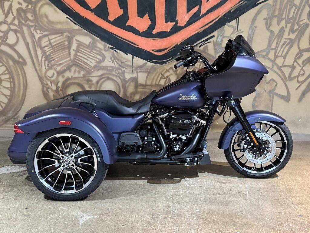 FLTRT 2025 Road Glide 3