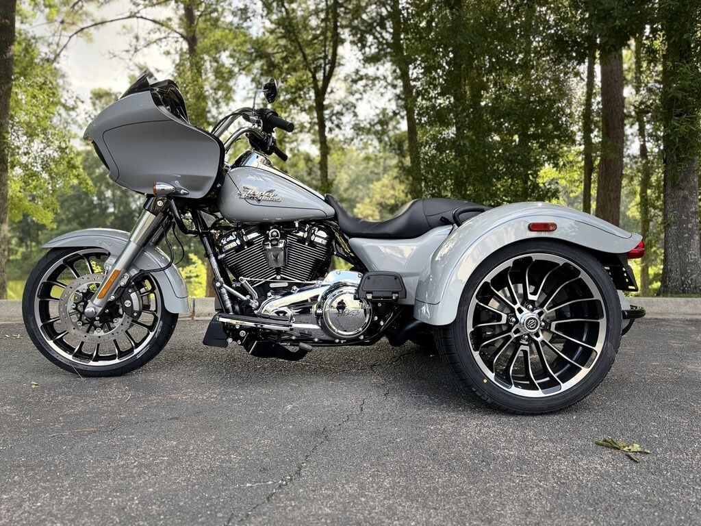 FLTRT 2025 Road Glide 3