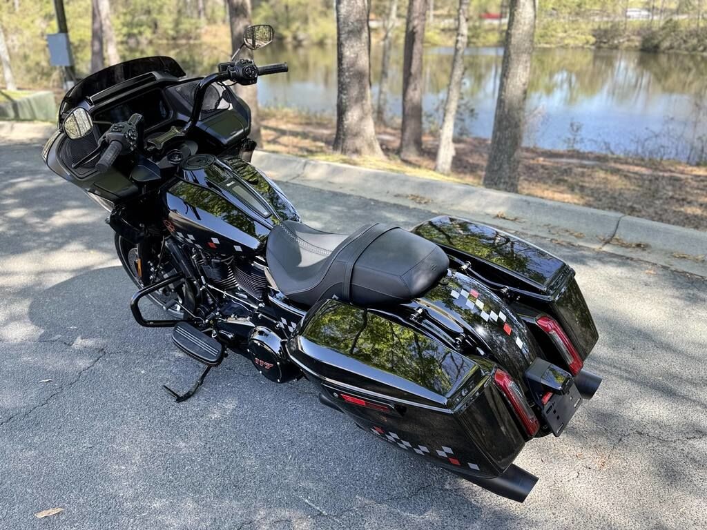 FLTRX 2025 Road Glide - Photo 5
