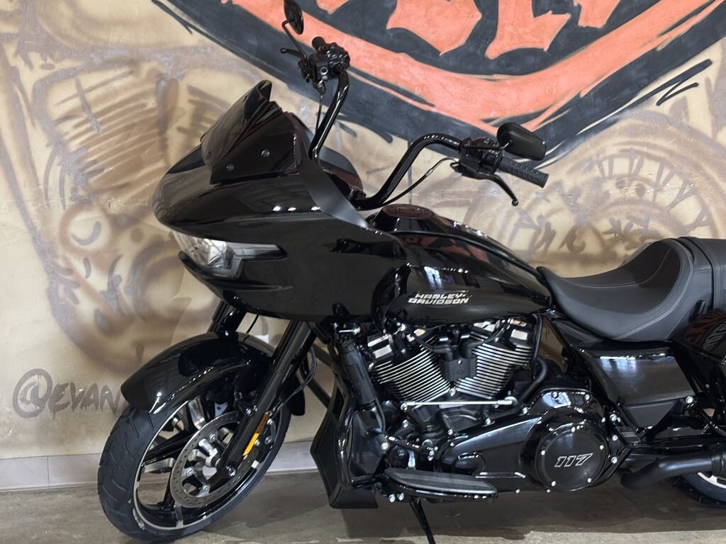 FLTRX 2025 Road Glide - Photo 5
