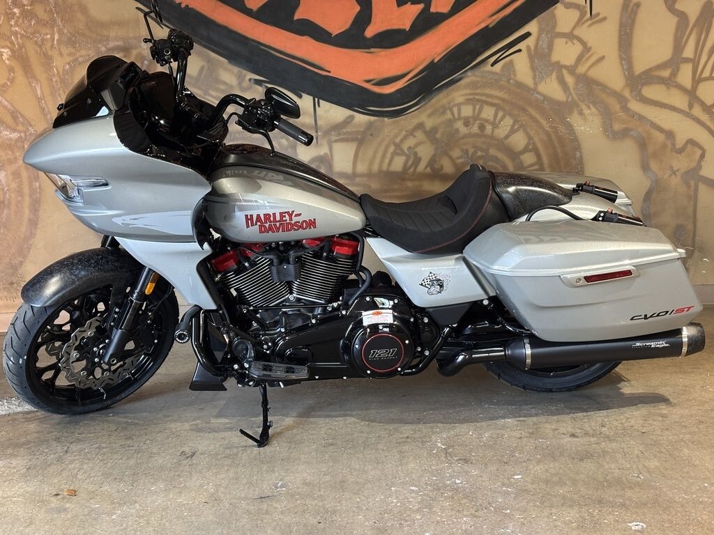 FLTRXSTSE 2025 CVO Road Glide ST - Photo 9