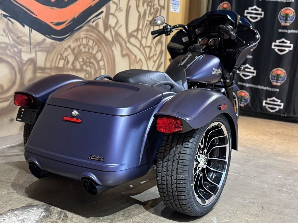 FLTRT 2025 Road Glide 3 - Photo 5