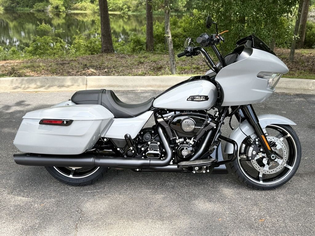 FLTRX 2025 Road Glide - Photo 9