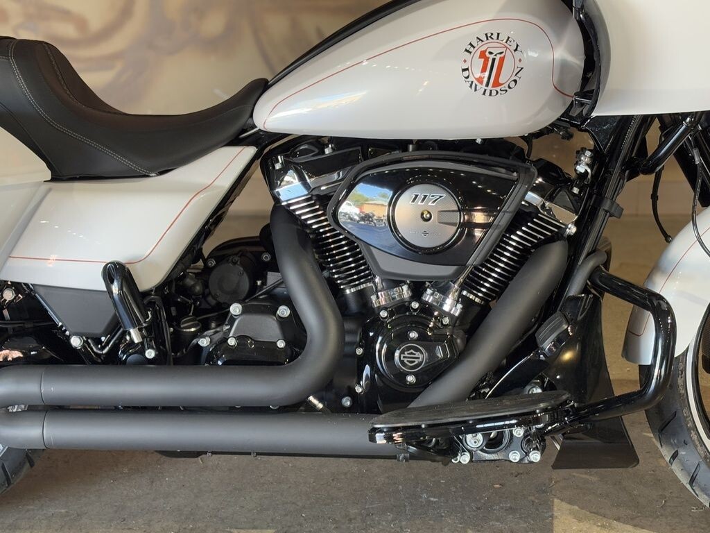 FLTRX 2025 Road Glide - Photo 5
