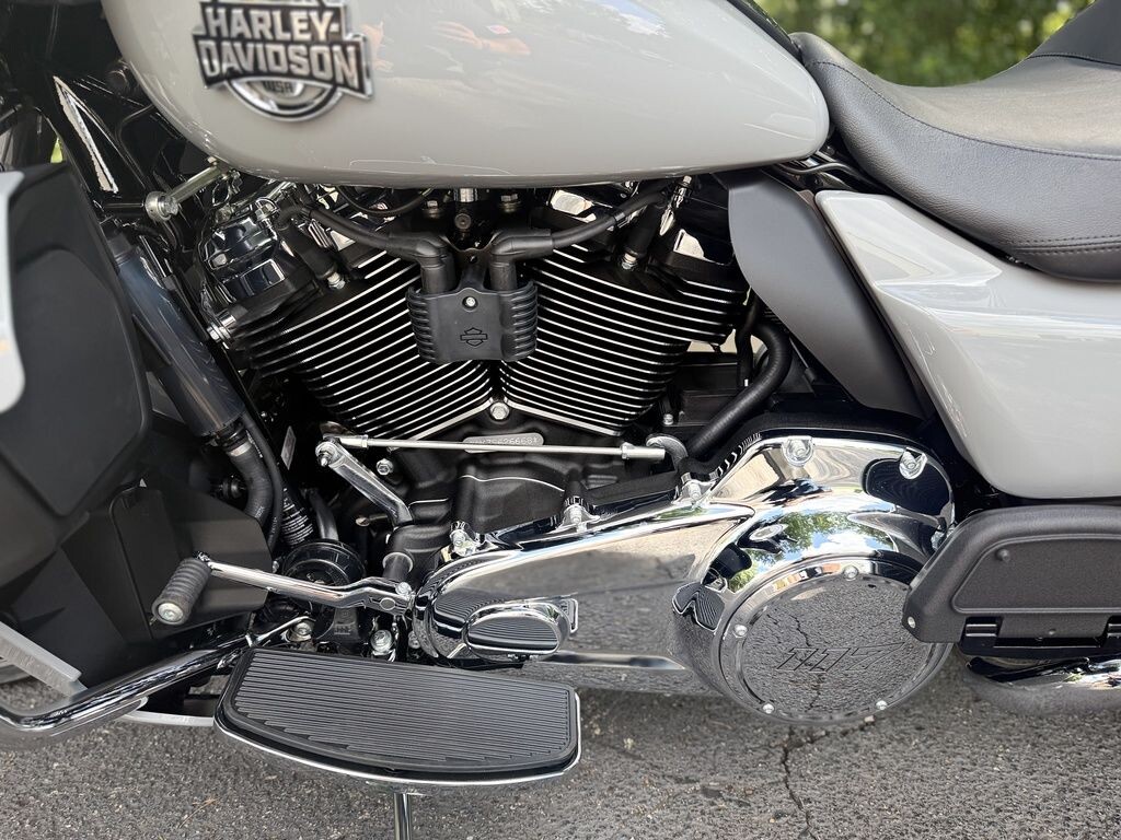 FLHXU 2025 Street Glide Ultra - Photo 7