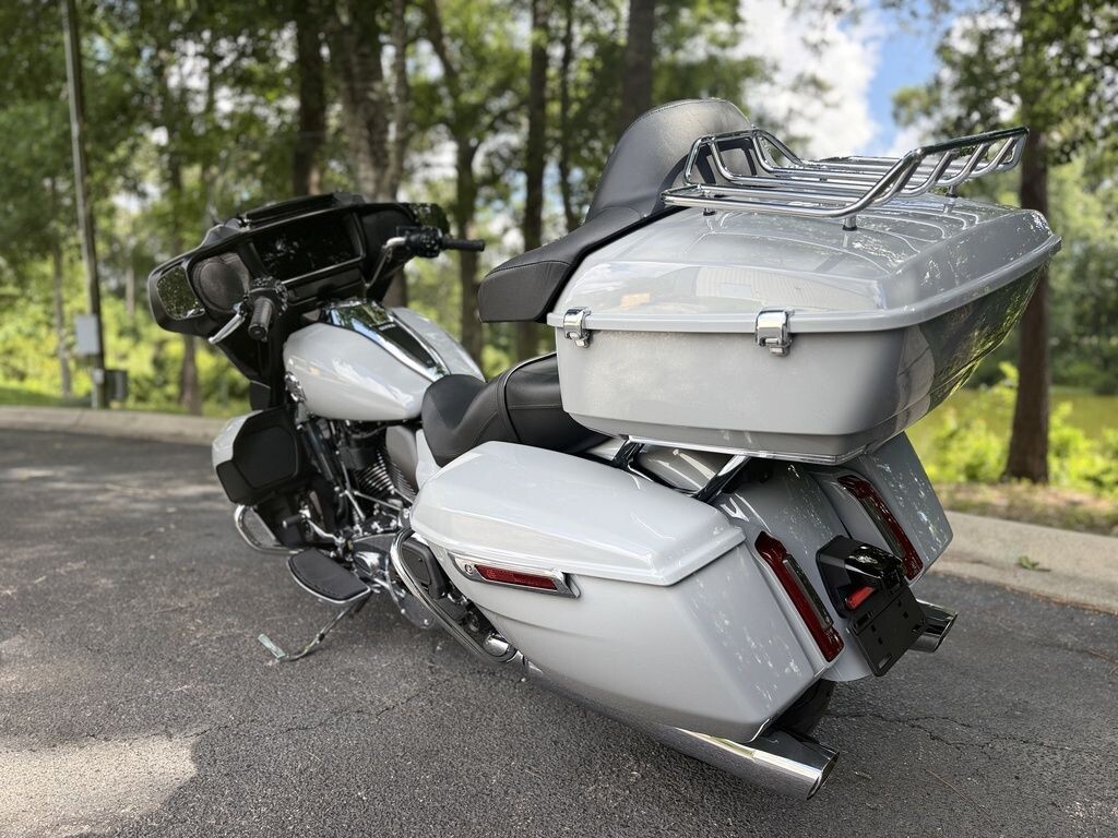 FLHXU 2025 Street Glide Ultra - Photo 5
