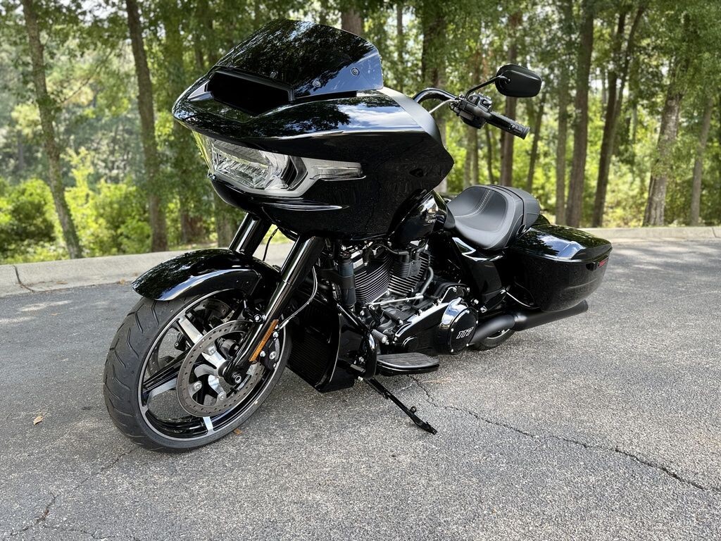 FLTRX 2025 Road Glide - Photo 3