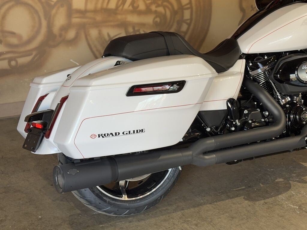 FLTRX 2025 Road Glide - Photo 7