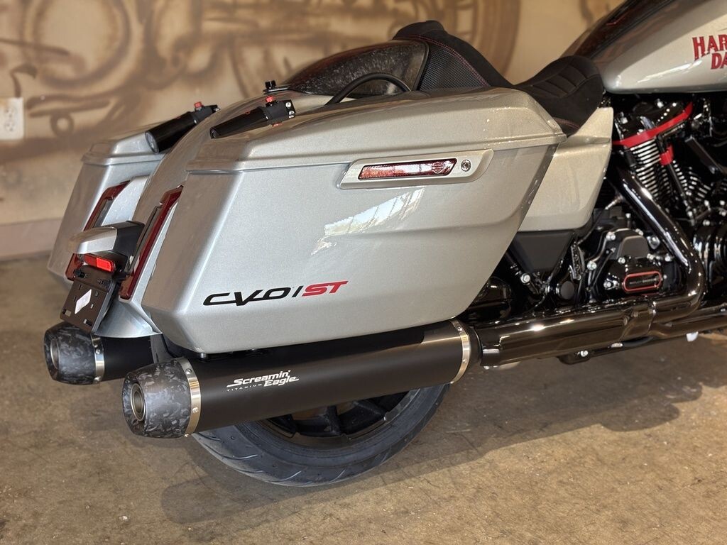 FLTRXSTSE 2025 CVO Road Glide ST - Photo 7