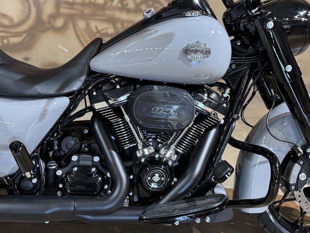 FLHRXS 2025 Road King Special - Photo 7