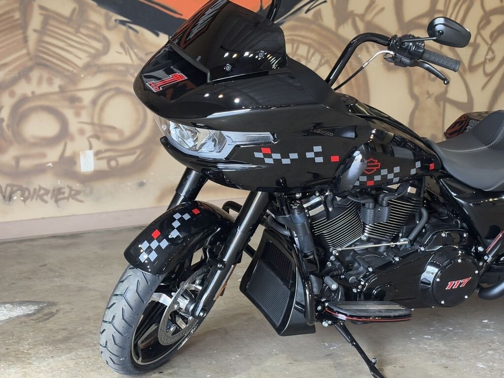 FLTRX 2025 Road Glide - Photo 9