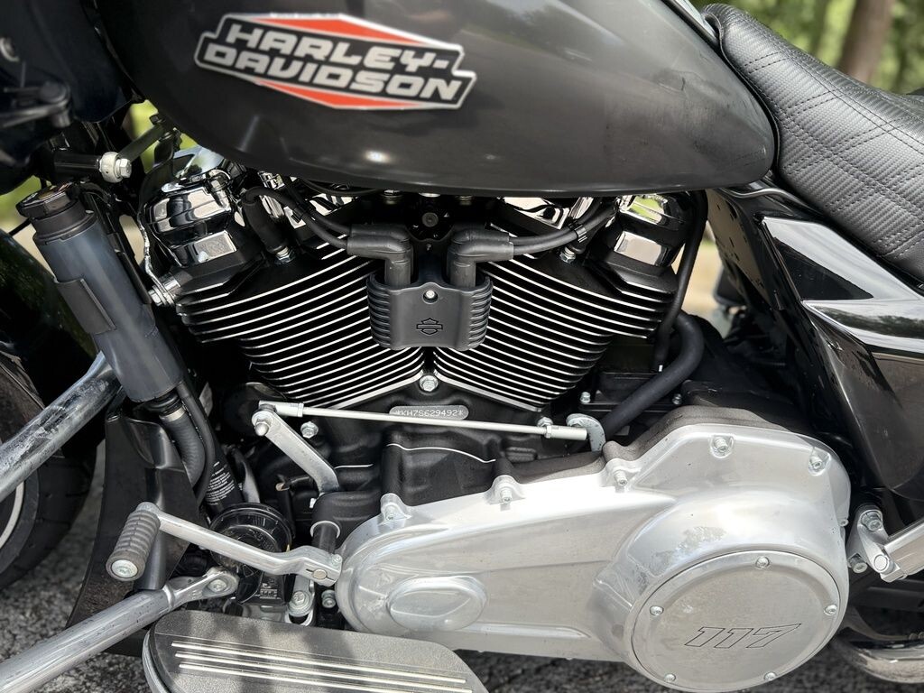 FLTRX 2025 Road Glide - Photo 7