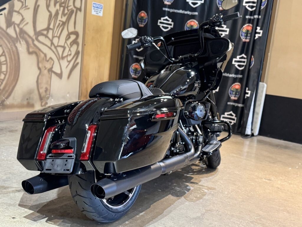 FLTRX 2025 Road Glide - Photo 5