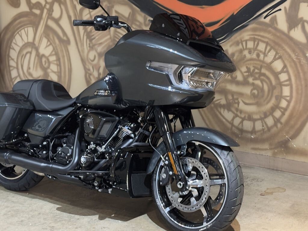 FLTRX 2025 Road Glide - Photo 9