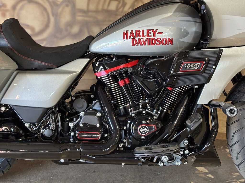FLTRXSTSE 2025 CVO Road Glide ST - Photo 5