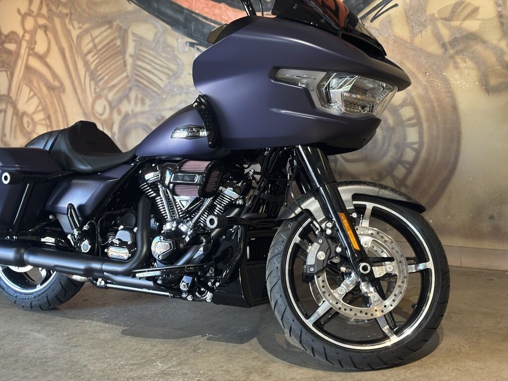 FLTRX 2025 Road Glide - Photo 3