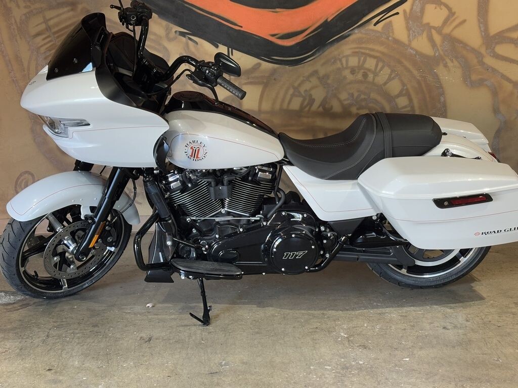 FLTRX 2025 Road Glide - Photo 9