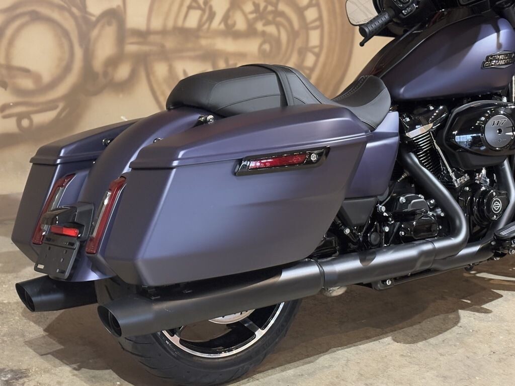 FLHX 2025 Street Glide - Photo 7