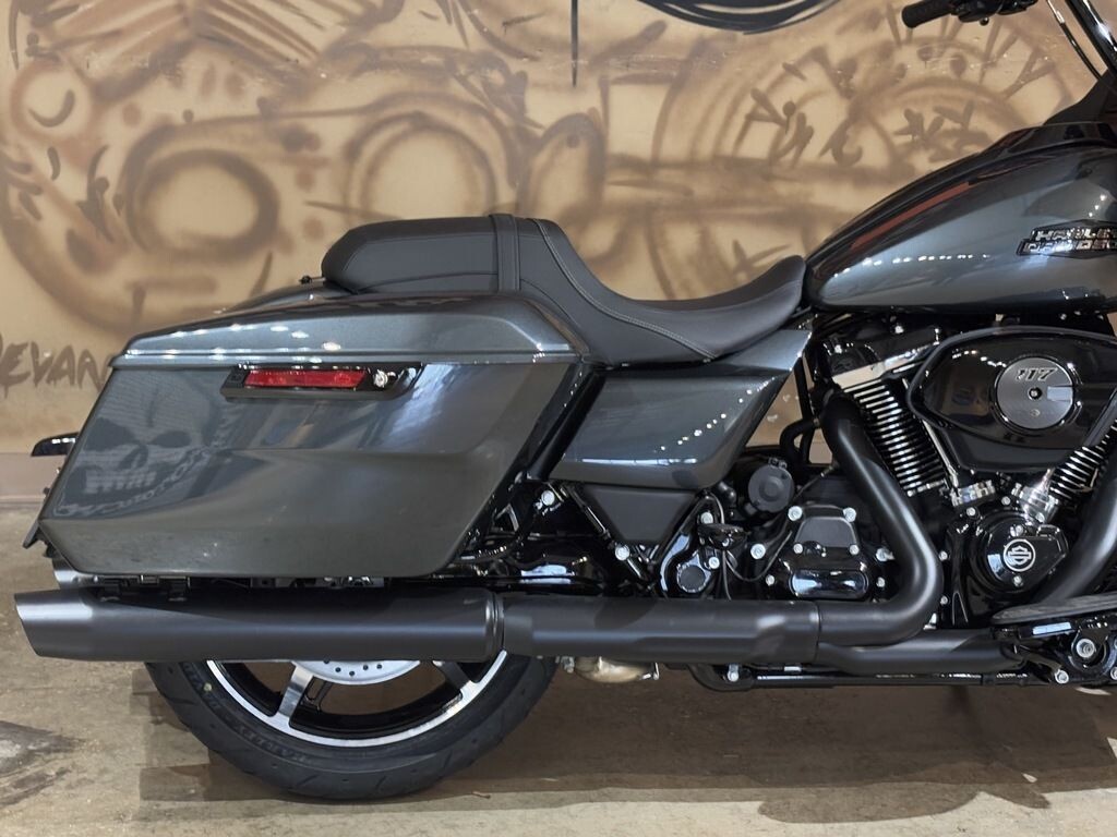FLTRX 2025 Road Glide - Photo 5