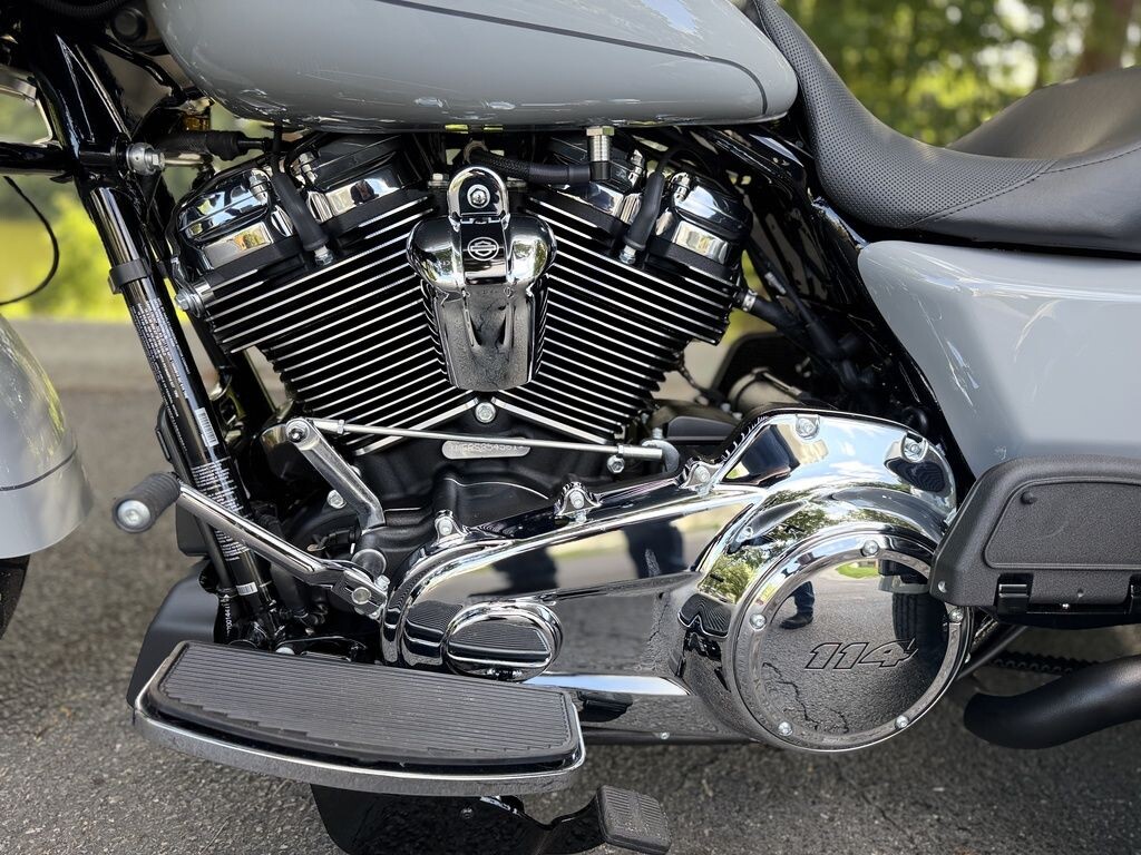FLTRT 2025 Road Glide 3 - Photo 7
