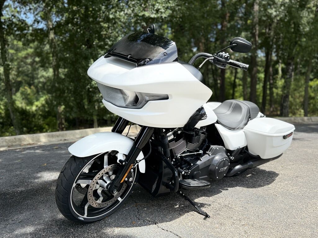 FLTRX 2025 Road Glide - Photo 3