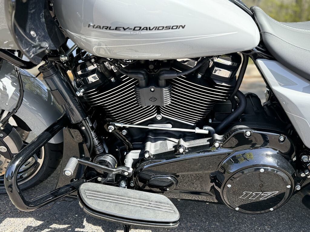 FLTRX 2025 Road Glide - Photo 7