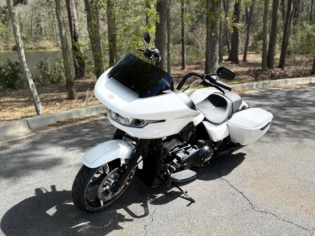 FLTRX 2025 Road Glide - Photo 3