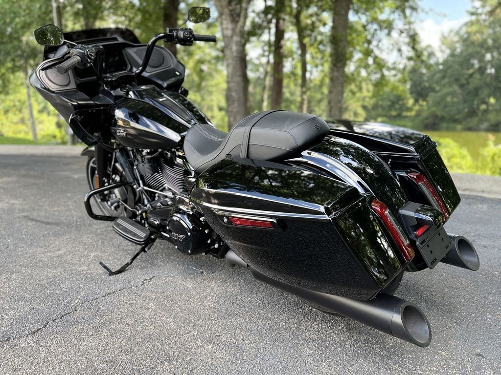 FLTRX 2025 Road Glide - Photo 5